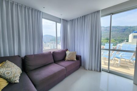 Apartamento à venda com 207m², 3 quartos e 2 vagas Apartamento à venda com 207m², 3 quartos e 2 vagasSala 2