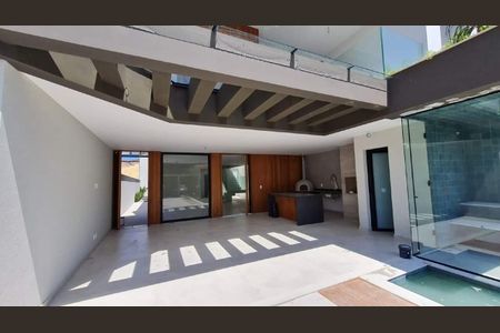 Casa à venda com 450m², 4 quartos e 2 vagas