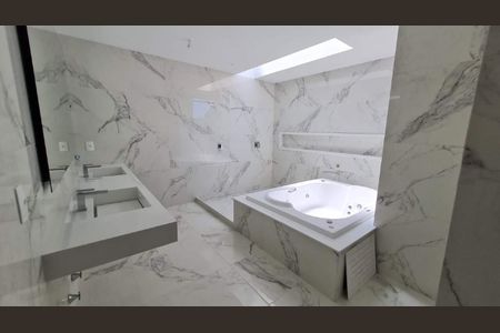 Casa à venda com 450m², 4 quartos e 2 vagas