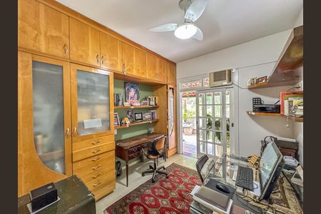 Apartamento à venda com 442m², 4 quartos e 2 vagas Apartamento à venda com 442m², 4 quartos e 2 vagasQuarto