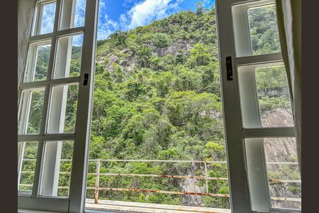 Apartamento à venda com 442m², 4 quartos e 2 vagas Apartamento à venda com 442m², 4 quartos e 2 vagasSacada da Suíte 3