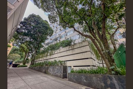 Apartamento à venda com 442m², 4 quartos e 2 vagas Apartamento à venda com 442m², 4 quartos e 2 vagasFachada