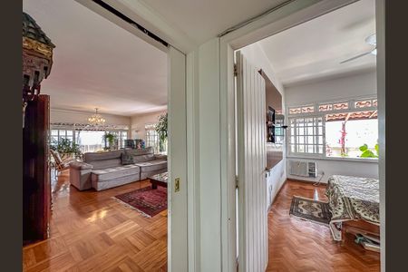 Apartamento à venda com 442m², 4 quartos e 2 vagas Apartamento à venda com 442m², 4 quartos e 2 vagasCorredor