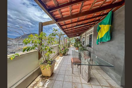 Apartamento à venda com 442m², 4 quartos e 2 vagas Apartamento à venda com 442m², 4 quartos e 2 vagasVaranda da Sala