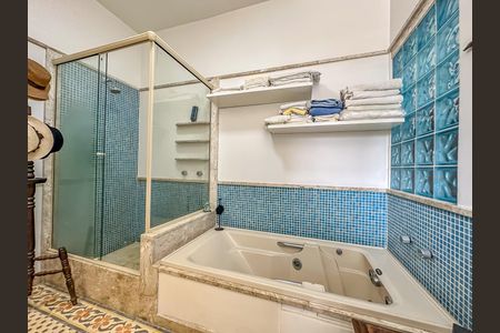 Apartamento à venda com 442m², 4 quartos e 2 vagas Apartamento à venda com 442m², 4 quartos e 2 vagasBanheiro da Suíte