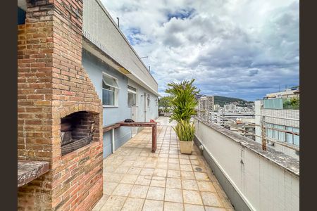 Apartamento à venda com 442m², 4 quartos e 2 vagas Apartamento à venda com 442m², 4 quartos e 2 vagasVaranda