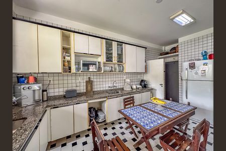 Apartamento à venda com 442m², 4 quartos e 2 vagas Apartamento à venda com 442m², 4 quartos e 2 vagasCozinha