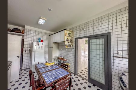 Apartamento à venda com 442m², 4 quartos e 2 vagas Apartamento à venda com 442m², 4 quartos e 2 vagasCozinha