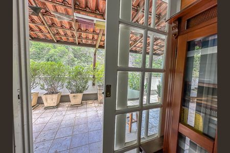 Apartamento à venda com 442m², 4 quartos e 2 vagas Apartamento à venda com 442m², 4 quartos e 2 vagasVaranda da Suíte 2