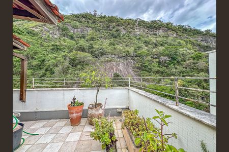 Apartamento à venda com 442m², 4 quartos e 2 vagas Apartamento à venda com 442m², 4 quartos e 2 vagasVaranda