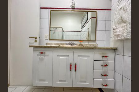Apartamento à venda com 442m², 4 quartos e 2 vagas Apartamento à venda com 442m², 4 quartos e 2 vagasBanheiro Social
