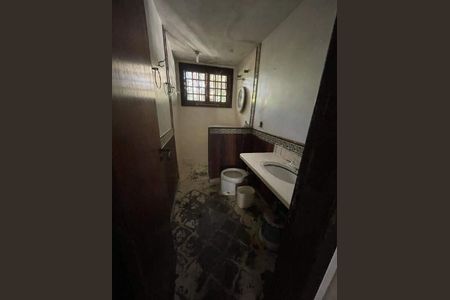 Casa à venda com 242m², 3 quartos e 3 vagas