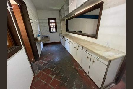 Casa à venda com 242m², 3 quartos e 3 vagas