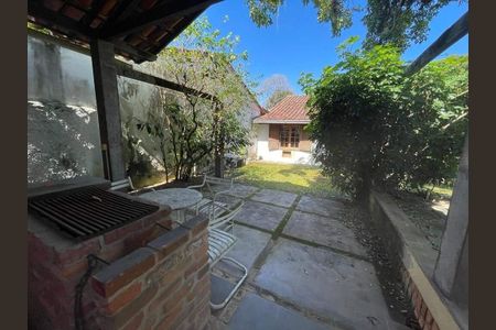 Casa à venda com 242m², 3 quartos e 3 vagas