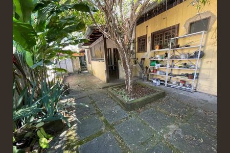 Casa à venda com 242m², 3 quartos e 3 vagas