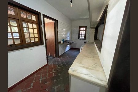 Casa à venda com 242m², 3 quartos e 3 vagas