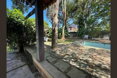 Casa à venda com 242m², 3 quartos e 3 vagas