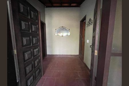 Casa à venda com 242m², 3 quartos e 3 vagas