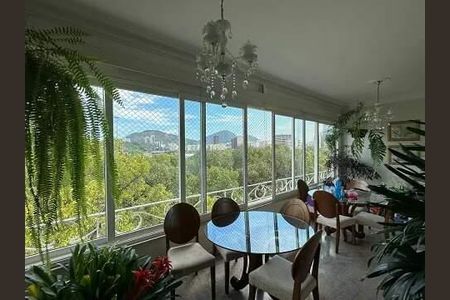 Apartamento à venda com 251m², 3 quartos e 1 vaga