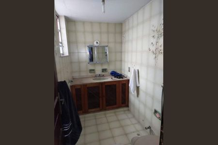 Casa à venda com 194m², 3 quartos e 2 vagas