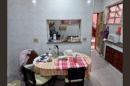 Casa à venda com 194m², 3 quartos e 2 vagas