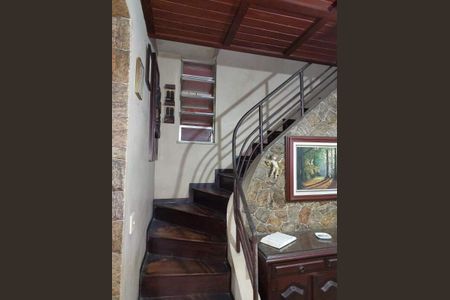 Casa à venda com 194m², 3 quartos e 2 vagas