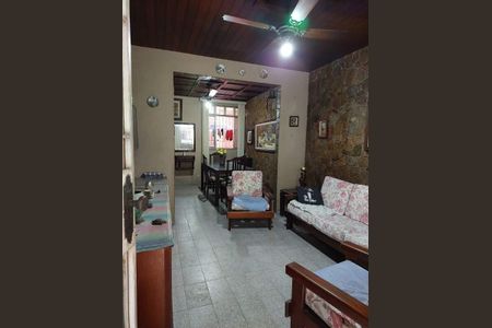 Casa à venda com 194m², 3 quartos e 2 vagas