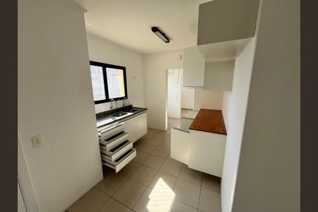 Apartamento à venda com 105m², 2 quartos e 2 vagasCozinha