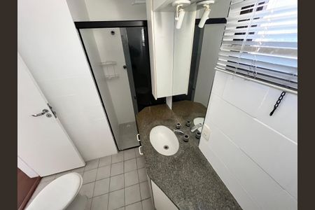 Apartamento à venda com 105m², 2 quartos e 2 vagasBanheiro da Suíte 2