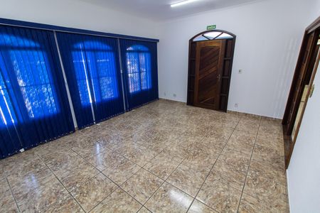 Casa para alugar com 225m², 3 quartos e 4 vagasSala