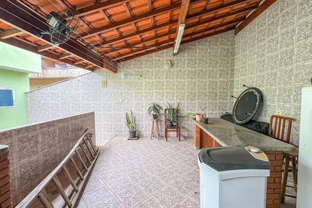 Casa à venda com 266m², 3 quartos e 2 vagas Casa à venda com 266m², 3 quartos e 2 vagasChurrasqueira