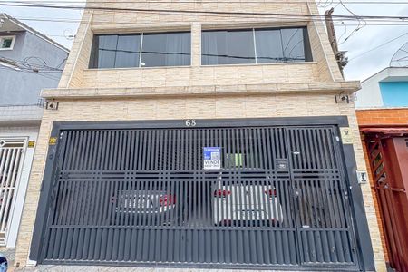 Casa à venda com 266m², 3 quartos e 2 vagas Casa à venda com 266m², 3 quartos e 2 vagasFachada