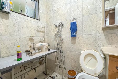 Casa à venda com 266m², 3 quartos e 2 vagas Casa à venda com 266m², 3 quartos e 2 vagasBanheiro de serviço