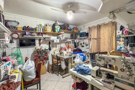 Casa à venda com 266m², 3 quartos e 2 vagas Casa à venda com 266m², 3 quartos e 2 vagasEscritório