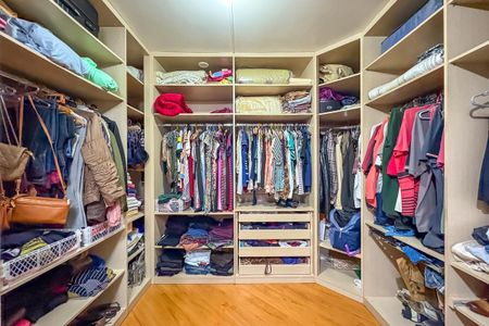 Casa à venda com 266m², 3 quartos e 2 vagas Casa à venda com 266m², 3 quartos e 2 vagasCloset da Suíte 1