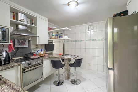 Casa à venda com 266m², 3 quartos e 2 vagas Casa à venda com 266m², 3 quartos e 2 vagasCozinha