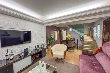 Casa à venda com 266m², 3 quartos e 2 vagas Casa à venda com 266m², 3 quartos e 2 vagasSala