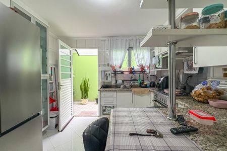 Casa à venda com 266m², 3 quartos e 2 vagas Casa à venda com 266m², 3 quartos e 2 vagasCozinha