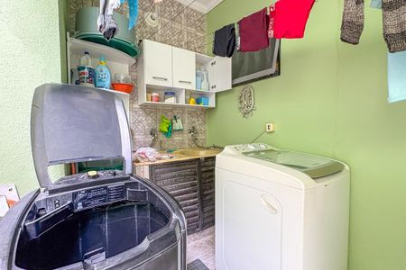 Casa à venda com 266m², 3 quartos e 2 vagas Casa à venda com 266m², 3 quartos e 2 vagasÁrea de Serviço