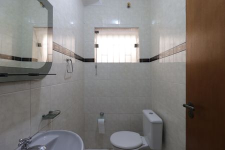 Casa à venda com 220m², 3 quartos e 2 vagasLavabo