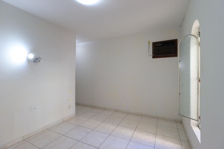 Casa à venda com 220m², 3 quartos e 2 vagasSuíte 1