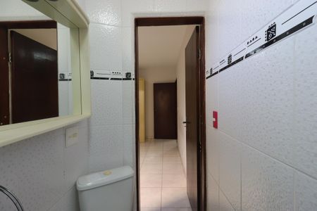 Casa à venda com 220m², 3 quartos e 2 vagasBanheiro da Suíte 2