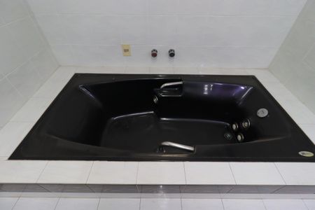 Casa à venda com 220m², 3 quartos e 2 vagasBanheiro da Suíte 1