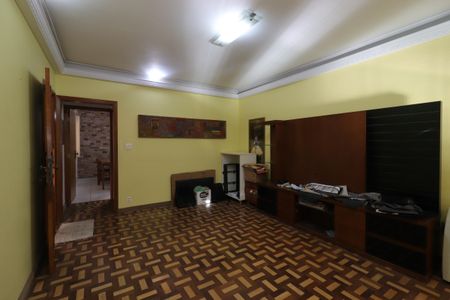 Casa à venda com 220m², 3 quartos e 2 vagasSala