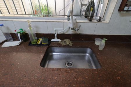 Casa à venda com 220m², 3 quartos e 2 vagasCozinha 