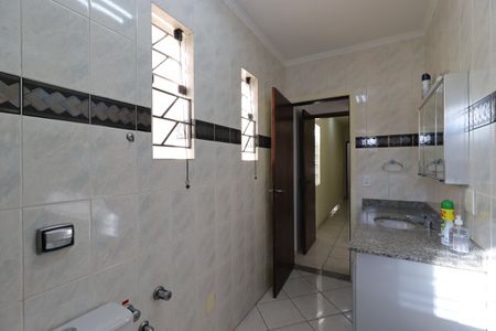 Casa à venda com 220m², 3 quartos e 2 vagasBanheiro da Suíte 3