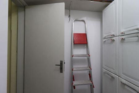 Casa à venda com 220m², 3 quartos e 2 vagasQuarto de Serviço