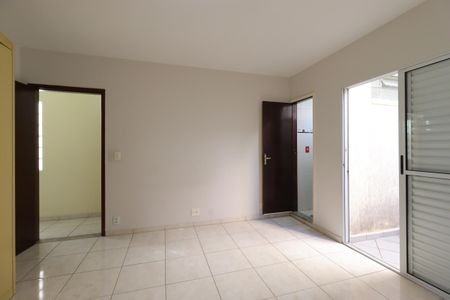 Casa à venda com 220m², 3 quartos e 2 vagasSuíte 2