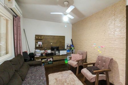 Casa à venda com 200m², 3 quartos e 3 vagasSala