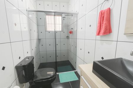 Casa à venda com 180m², 2 quartos e 1 vaga Casa à venda com 180m², 2 quartos e 1 vagaBanheiro